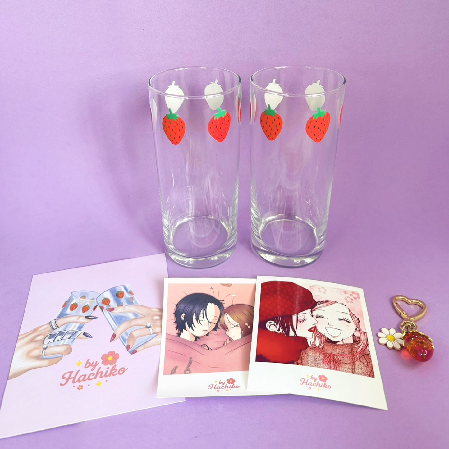 hermoso set de vasos con fresitas del anime NANA, con complementos que te encantarán 